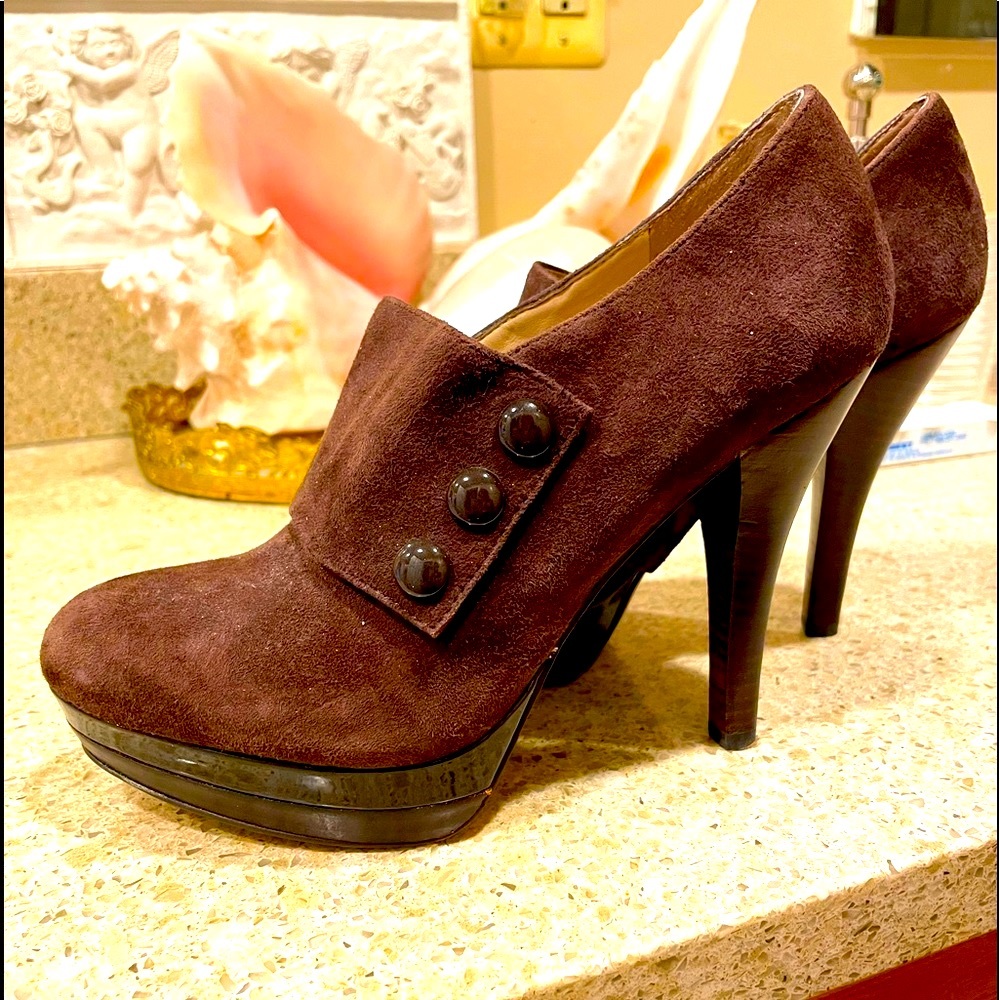 Franco Sarto designer Platform heels brown suede shoe bootie EUC vintage size 6